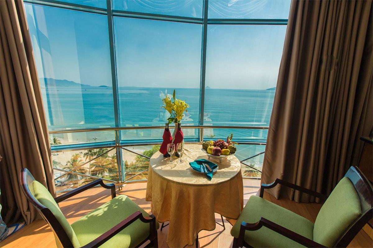 Yasaka Saigon Nha Trang Hotel & Spa Exterior foto