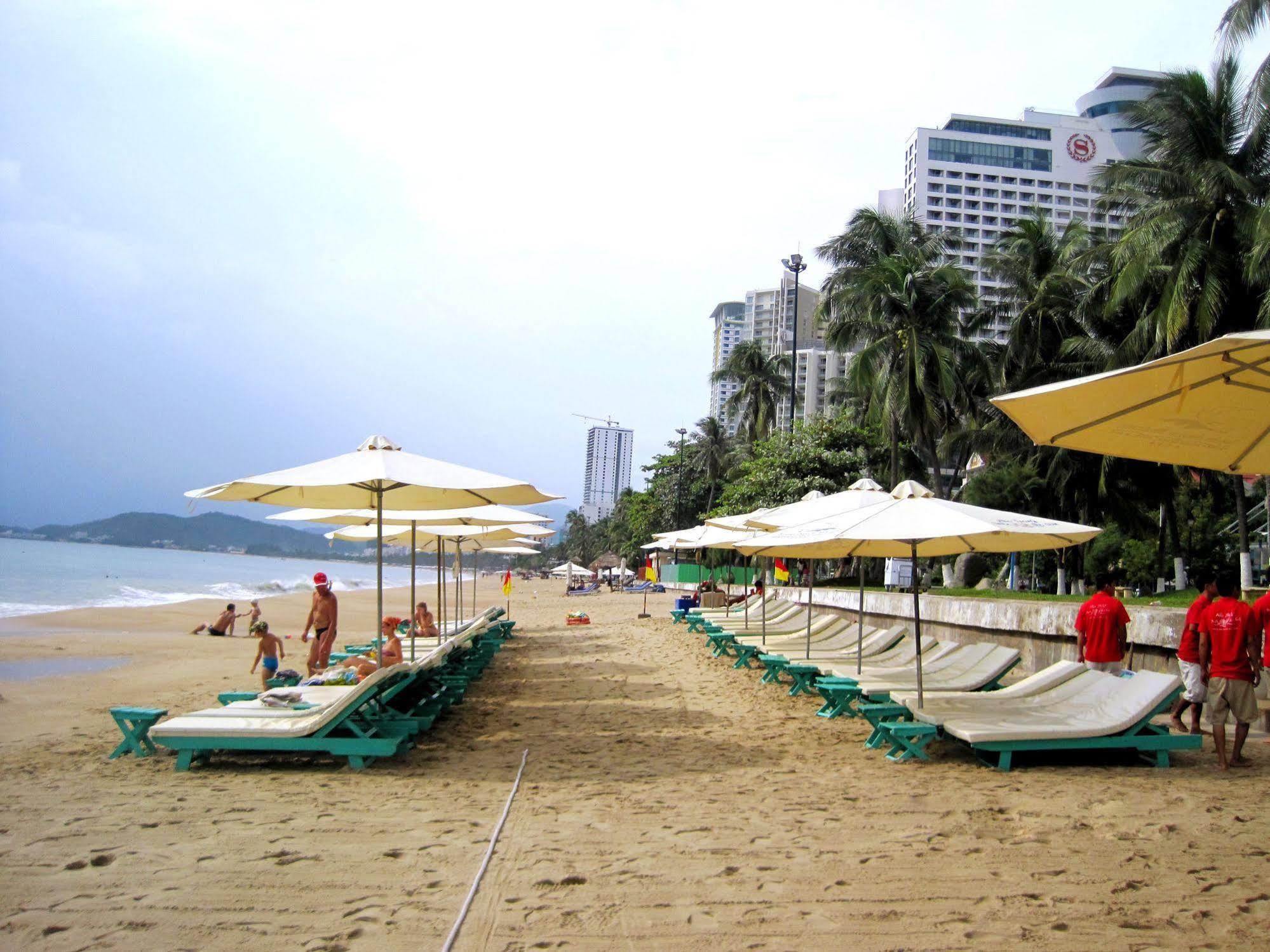 Yasaka Saigon Nha Trang Hotel & Spa Exterior foto