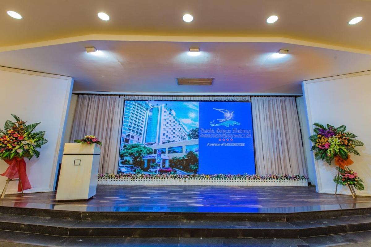 Yasaka Saigon Nha Trang Hotel & Spa Exterior foto