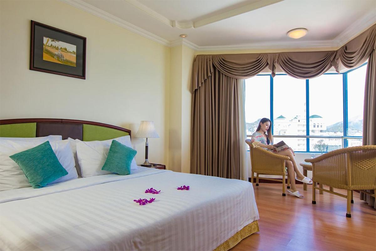 Yasaka Saigon Nha Trang Hotel & Spa Exterior foto